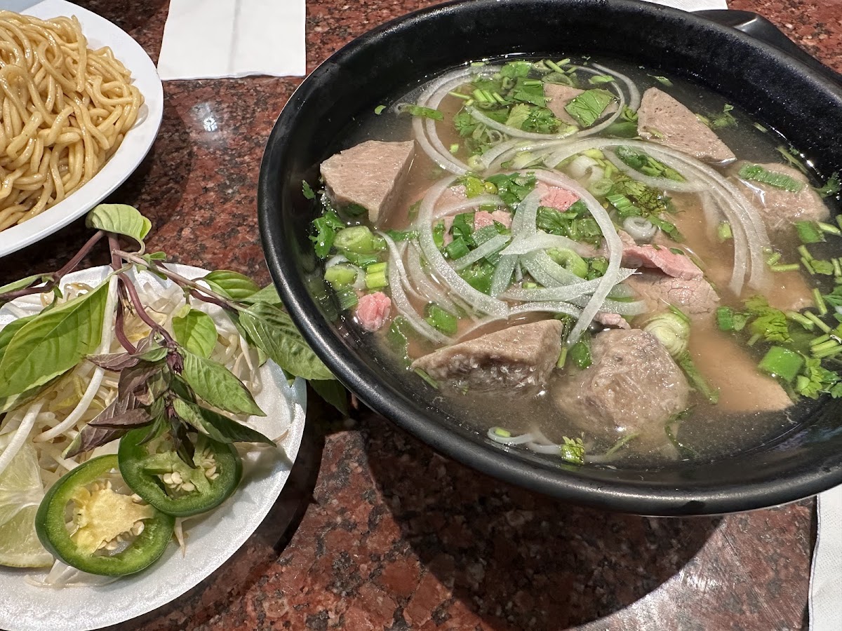 Pho 16 Express Photo 4