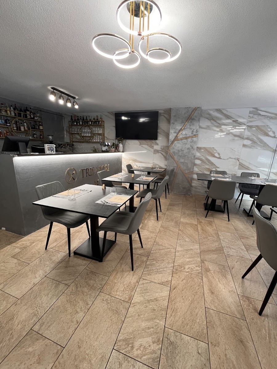 Trisapori Pizzeria- Restaurant
