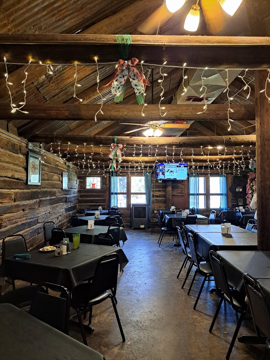 Rustic Creek Steakhouse Photo 4