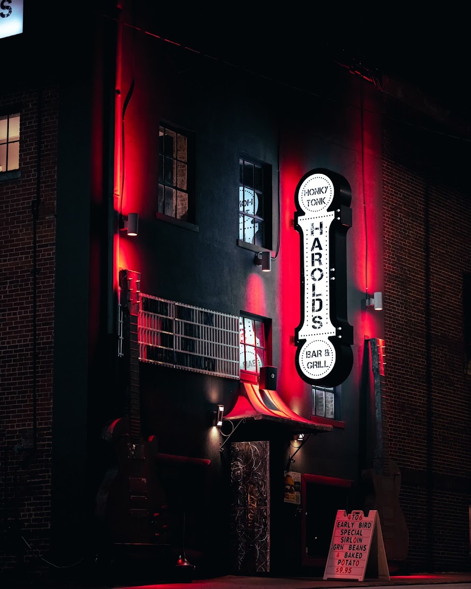 Harold's Honky Tonk Bar & Grill Photo 3