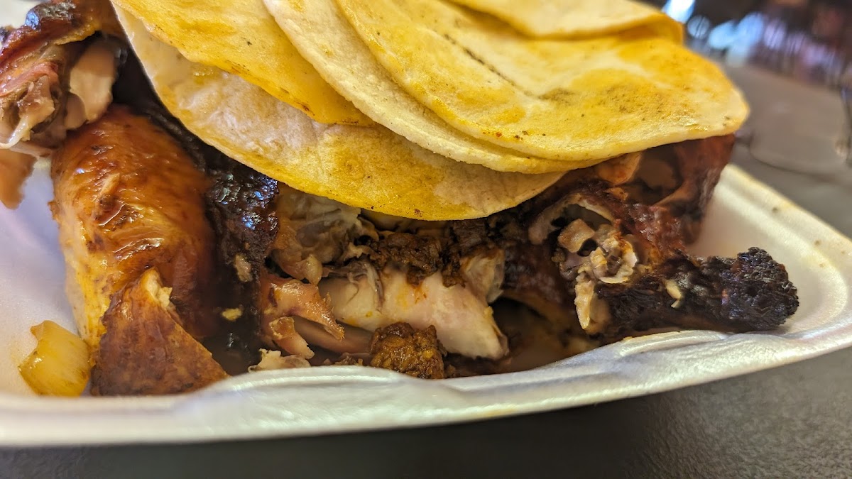 Tacos El Amigo Photo 2