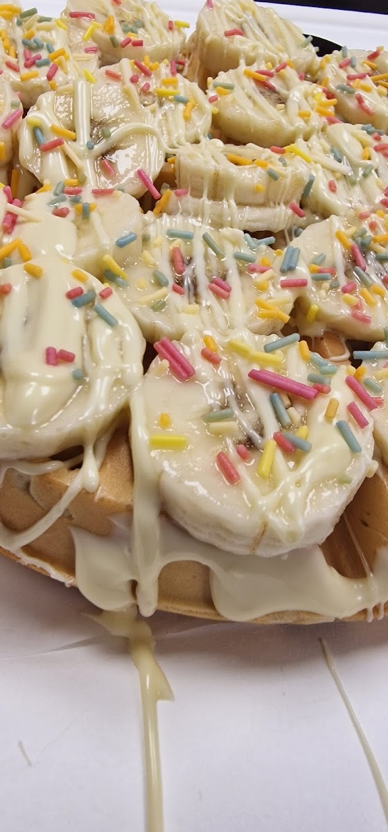 JOLLY'S Desserts & Grill Photo 5