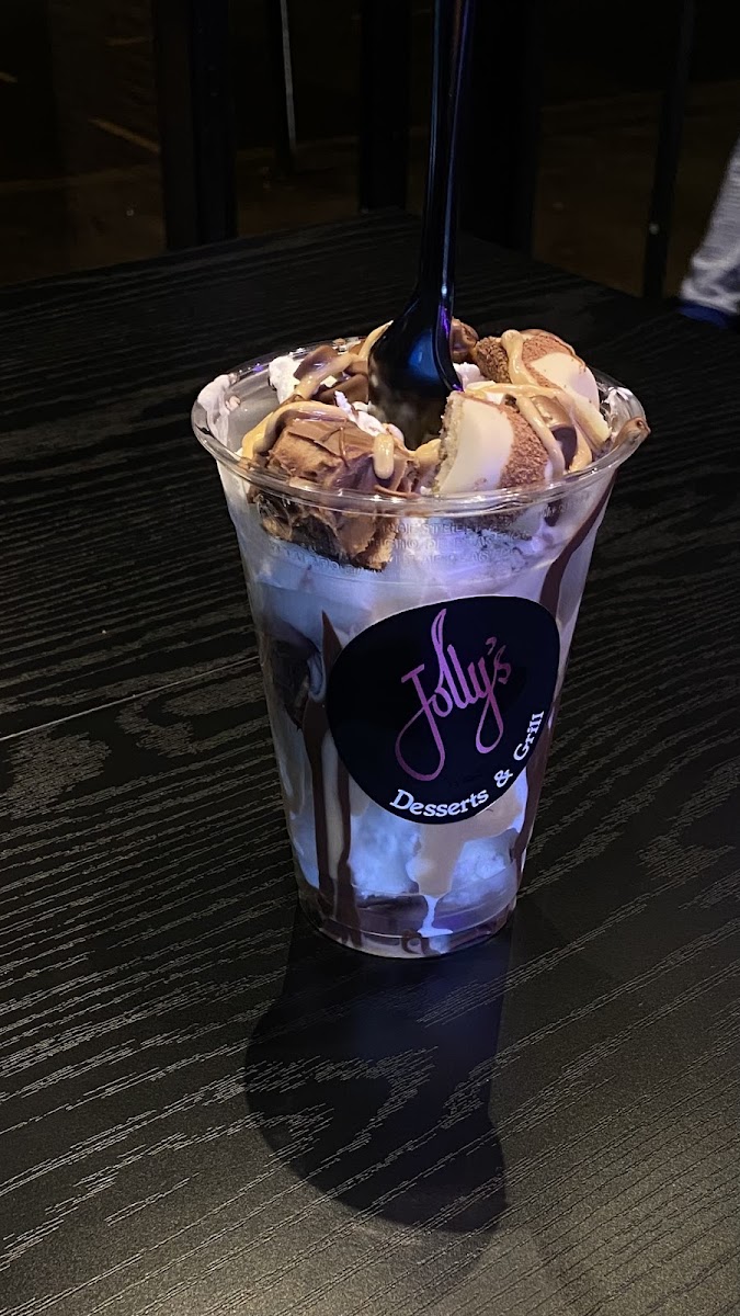JOLLY'S Desserts & Grill Photo 8