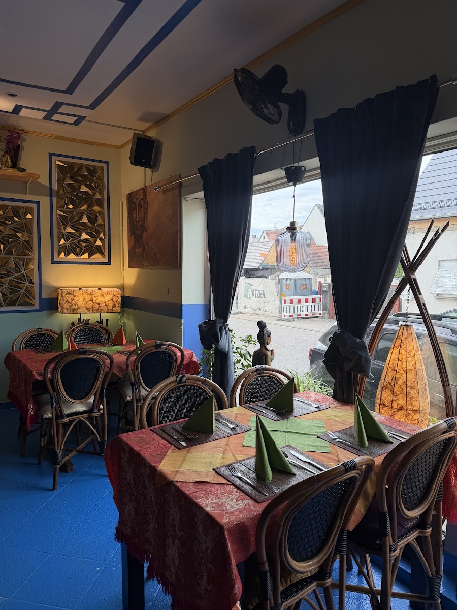 Rian Thai Bistro Photo 4