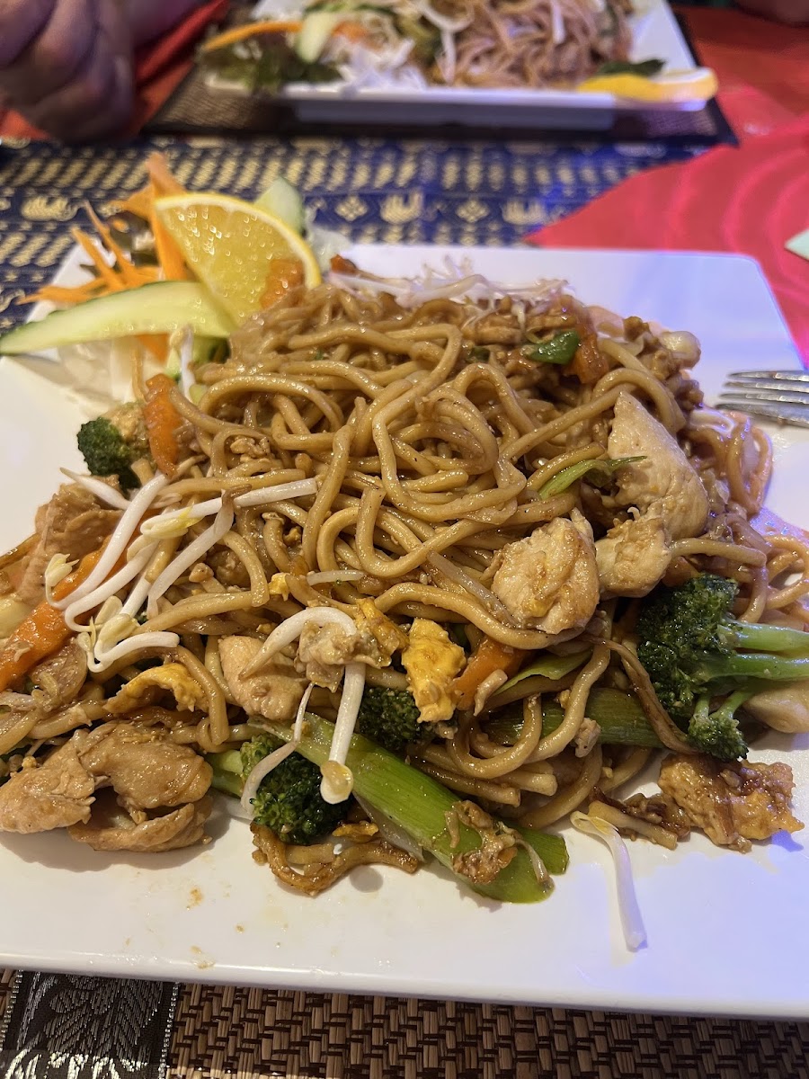 Rian Thai Bistro Photo 7