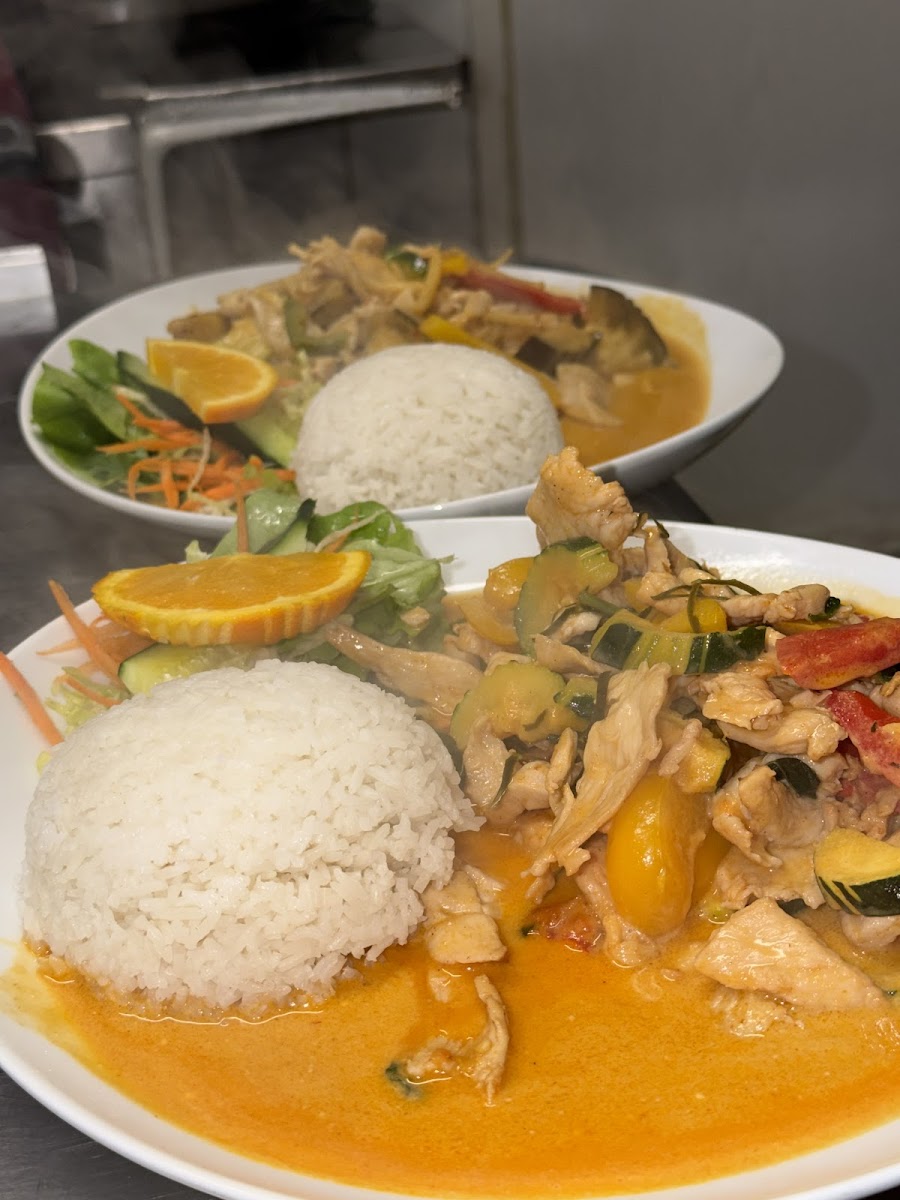 Rian Thai Bistro Photo 8