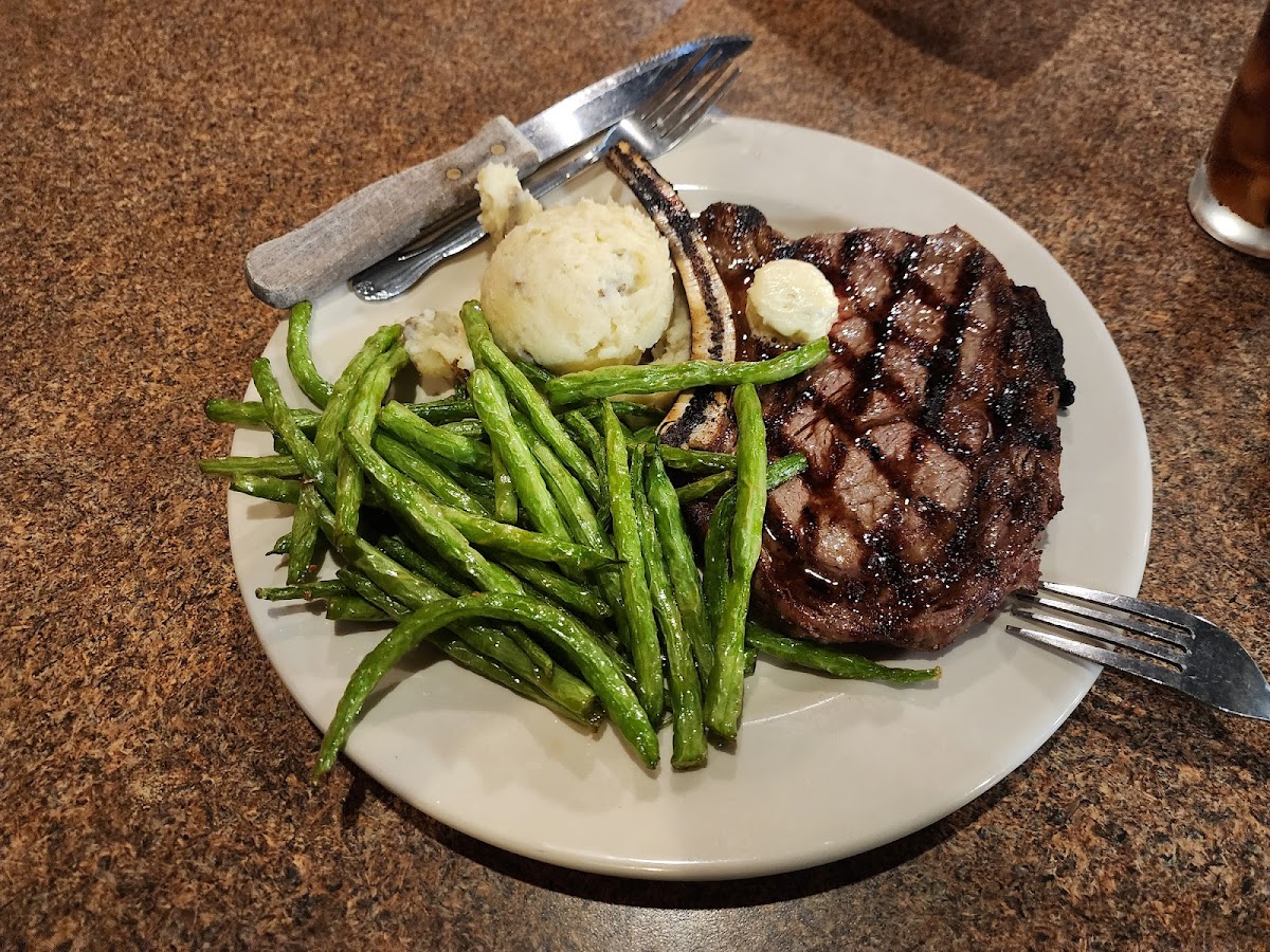 Robert's Steakhouse Photo 2