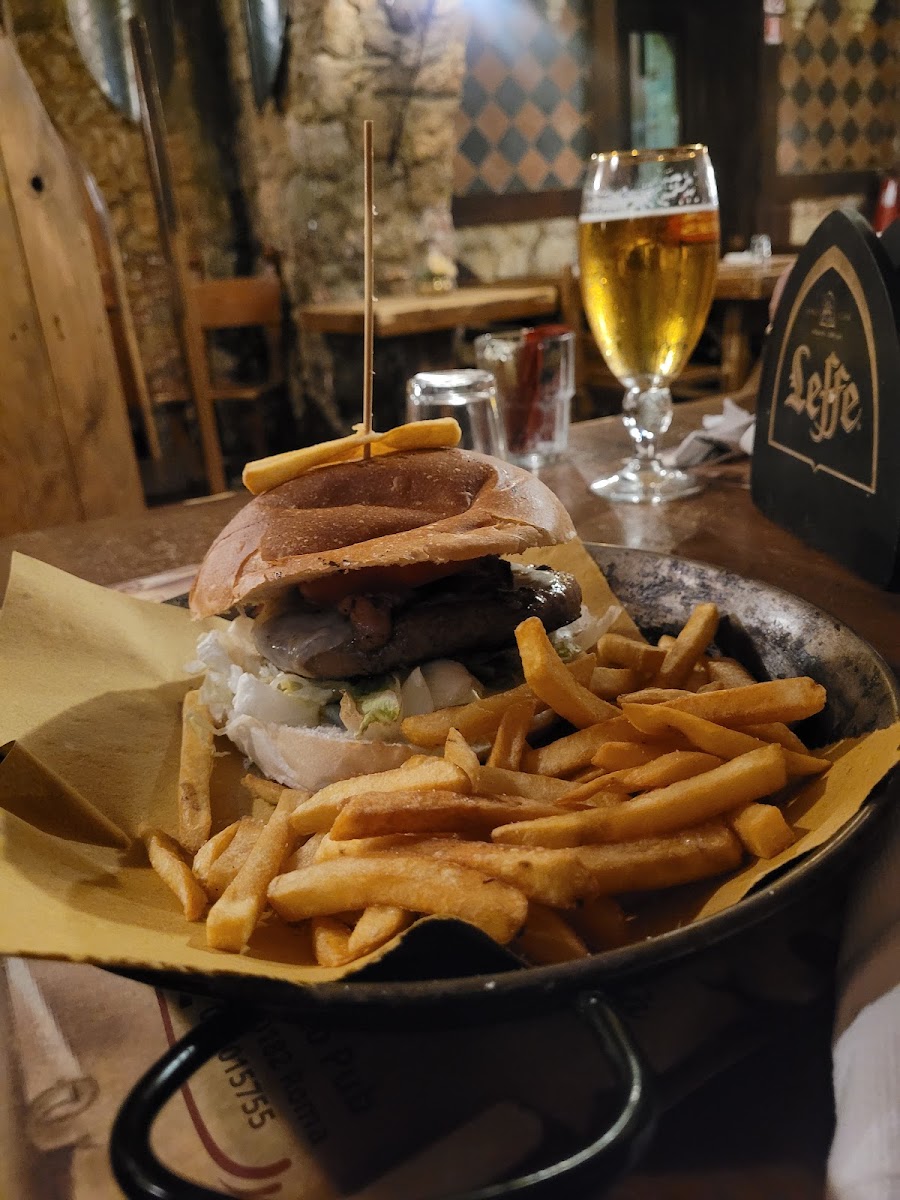 Avalon Risto Pub Photo 10