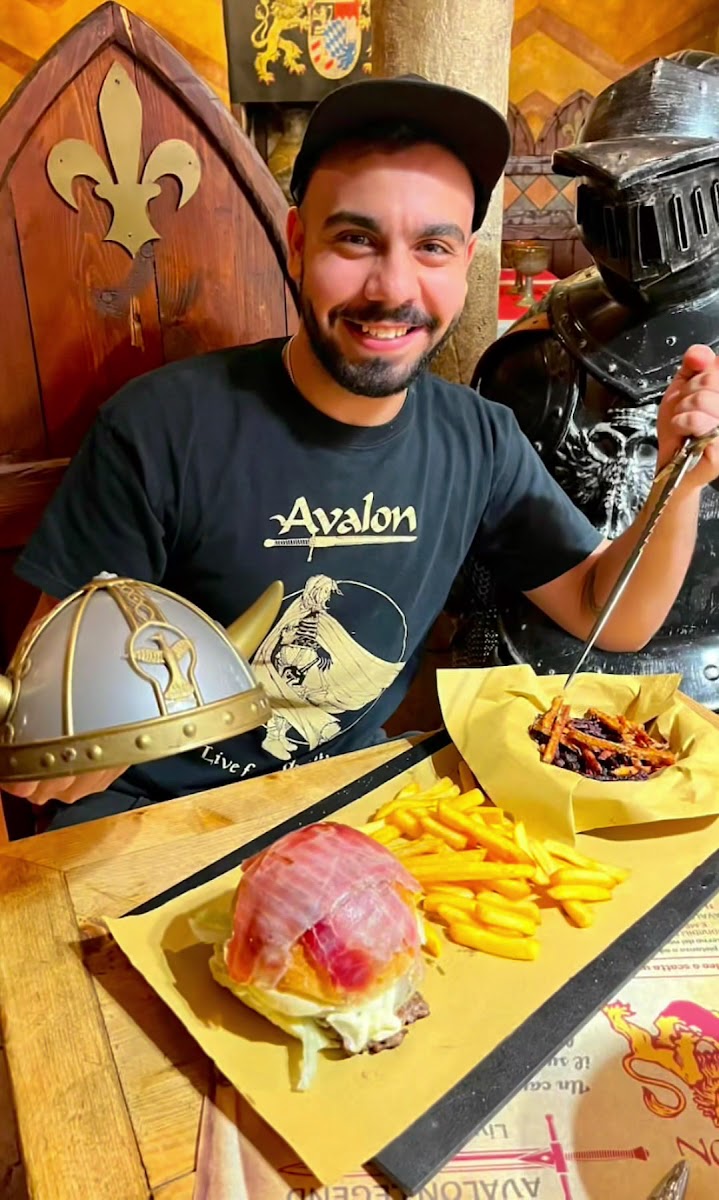 Avalon Risto Pub Photo 2