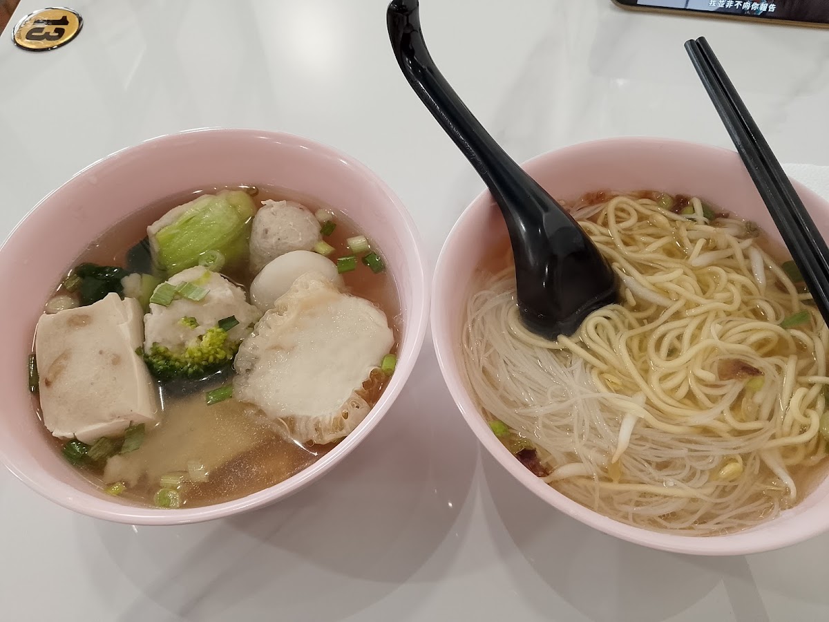 Deli's Kopitiam 德利茶餐厅 Photo 4