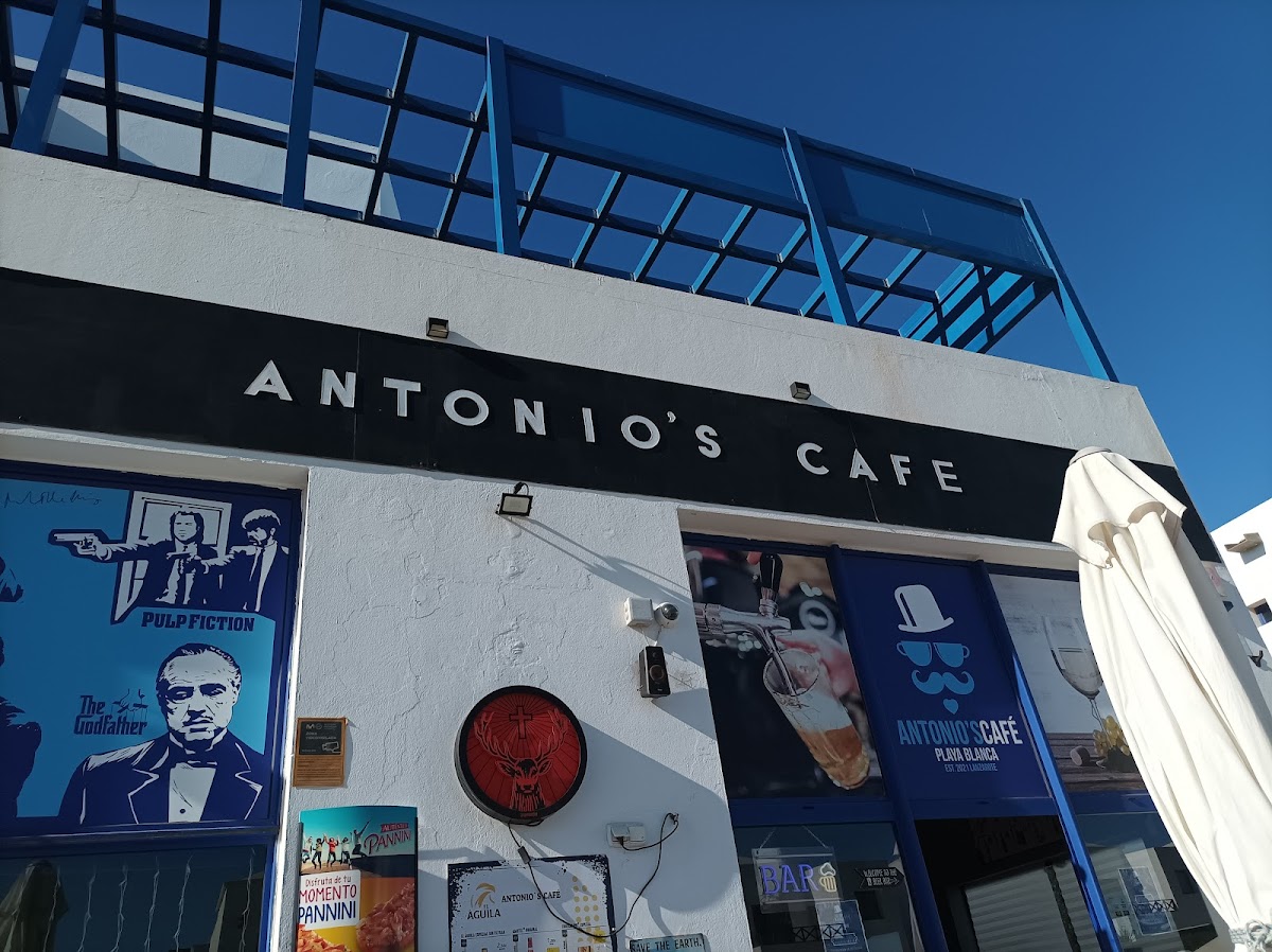 Antonio's bar Photo 4