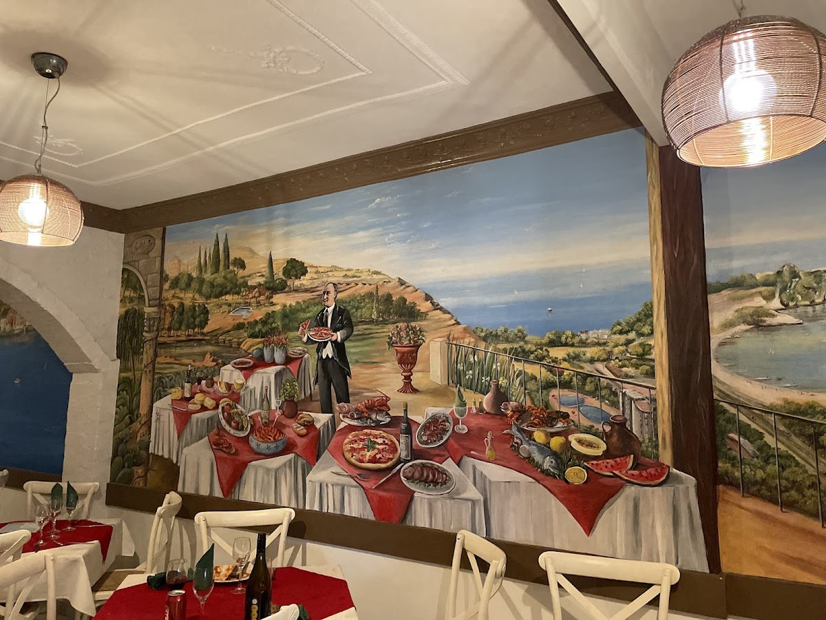 Totos Pizzeria Rodd Point Photo 3