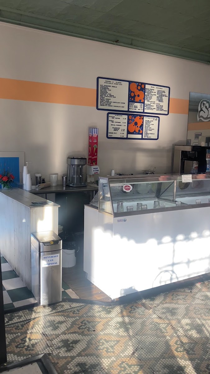 Spanky's Deli & Homemade Ice Cream Photo 2