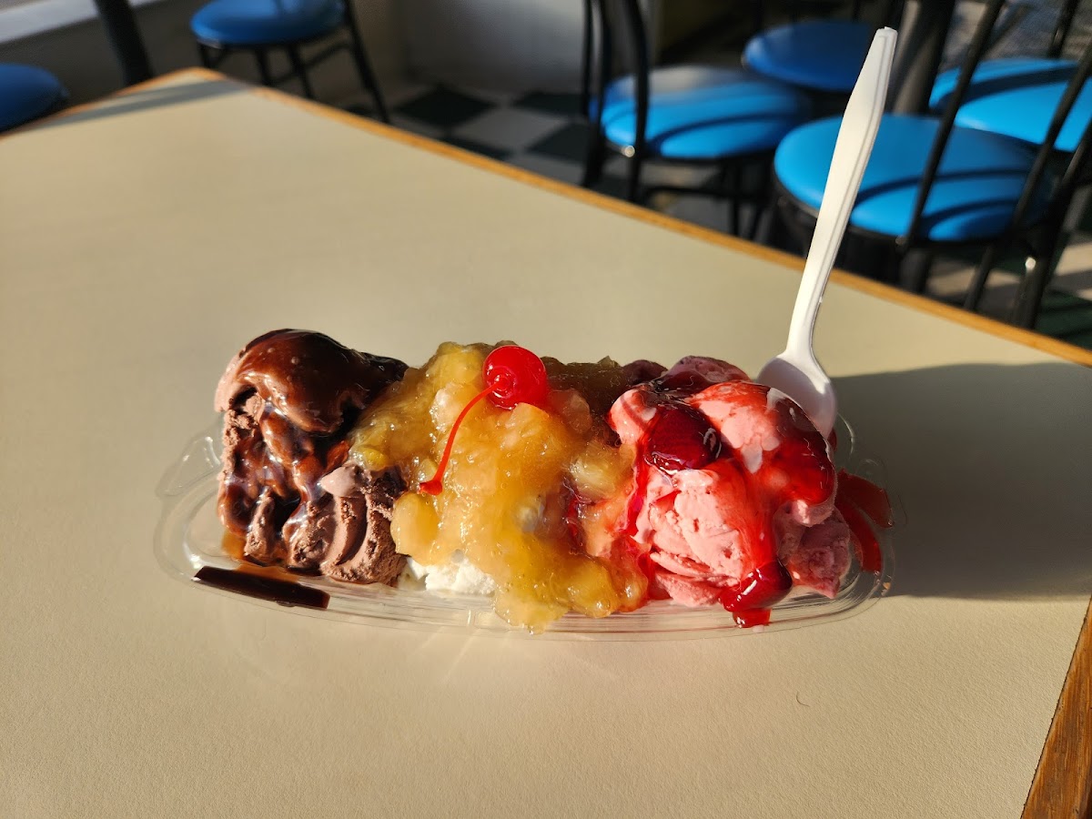 Spanky's Deli & Homemade Ice Cream Photo 7