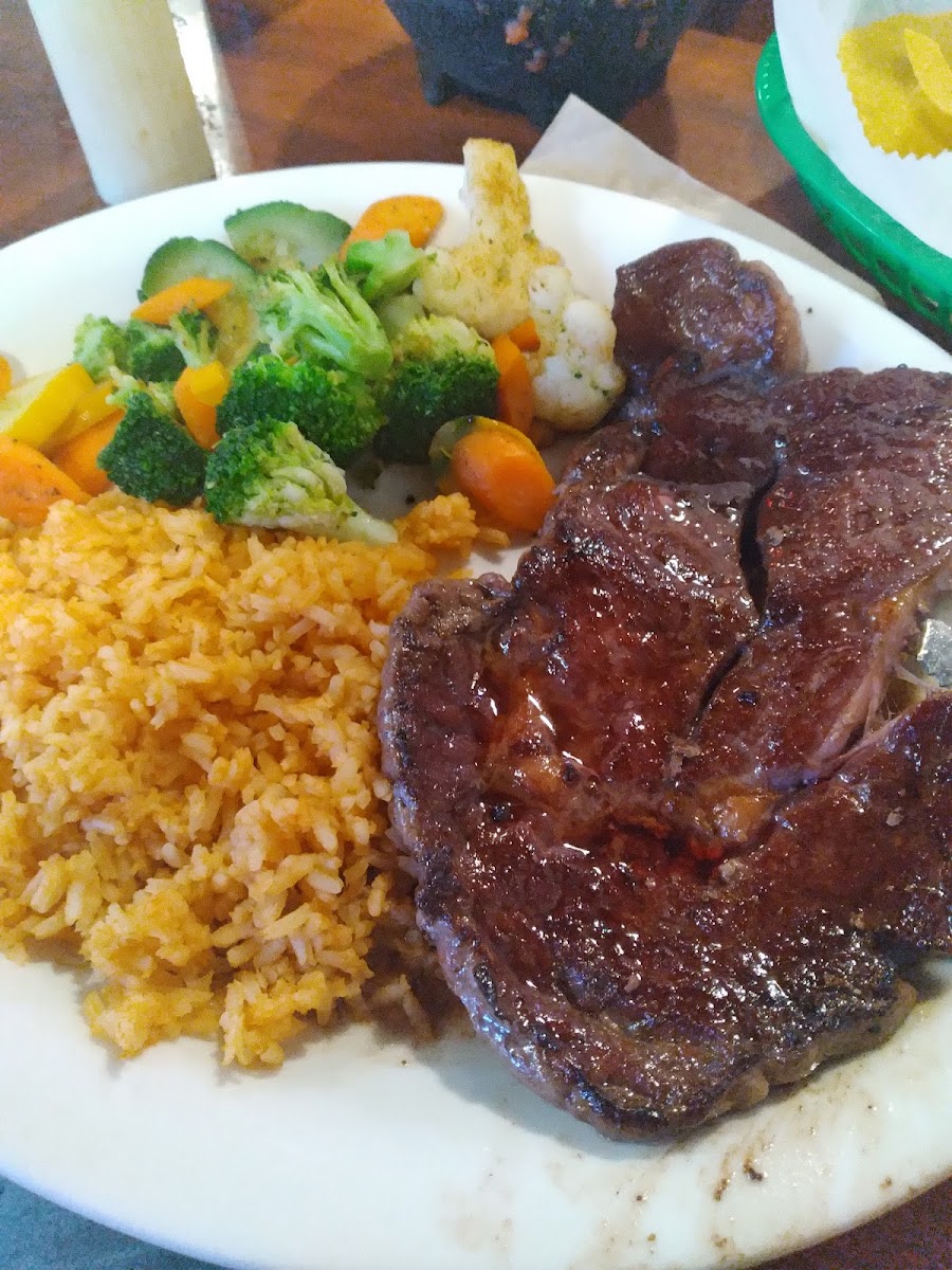 La Fogata Mexican Grill & Bar Photo 8