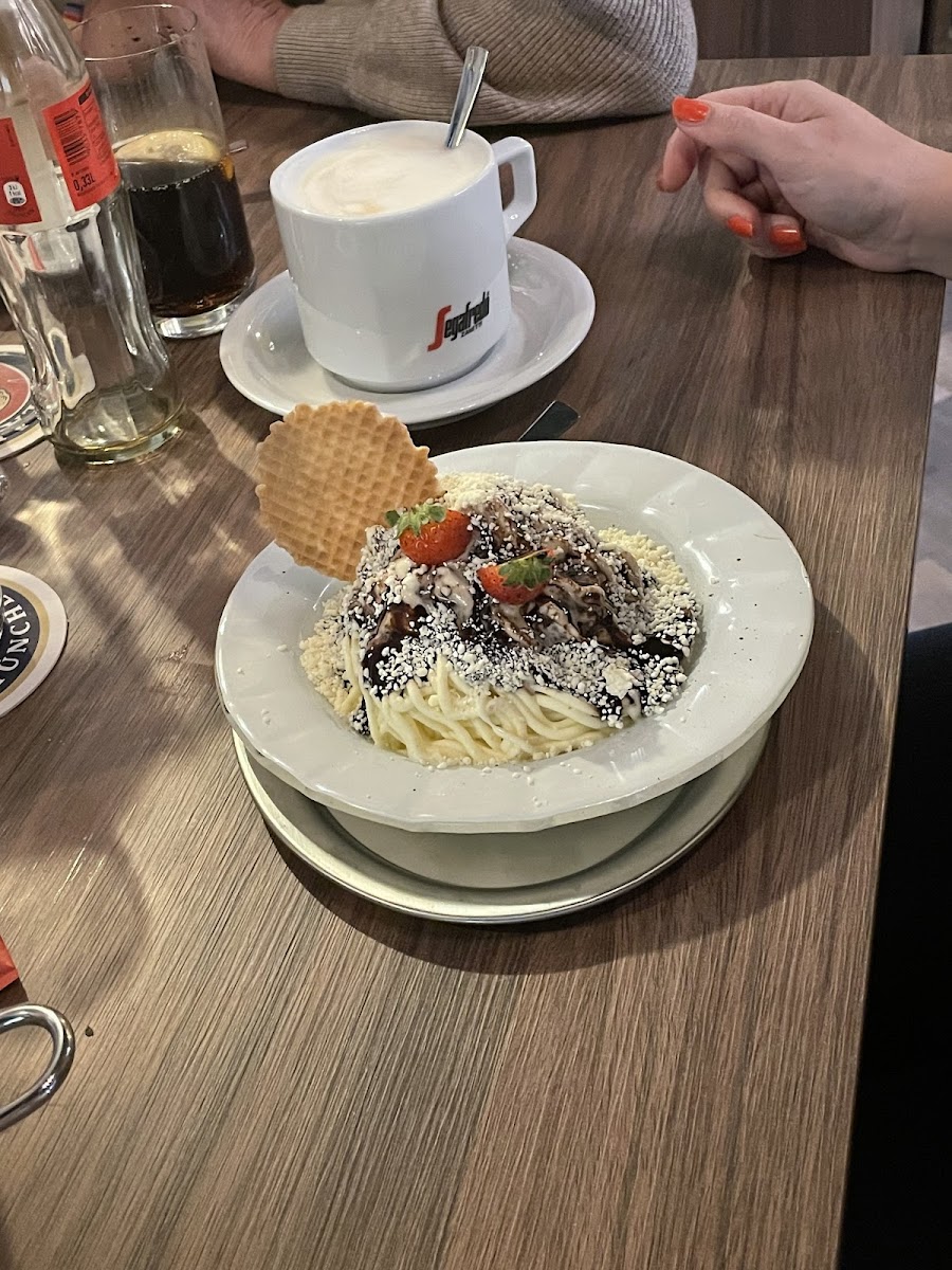 Ekoni Restaurant Pizzeria Eiscafe Photo 9