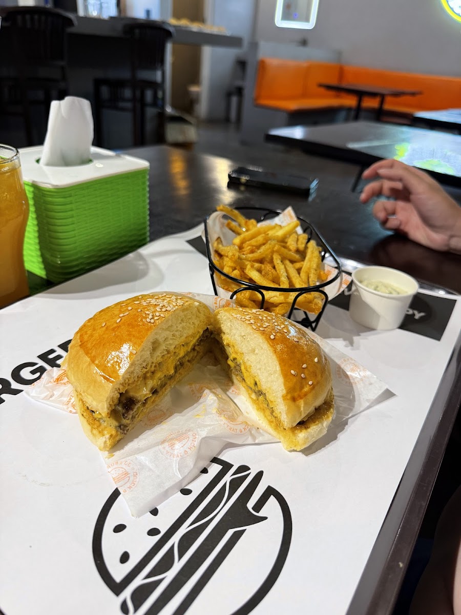 JJ's Burgers Photo 4