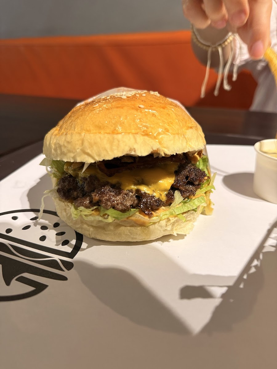 JJ's Burgers Photo 5