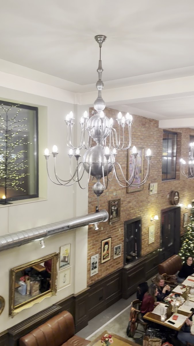 Rochelle Restaurant & Pub Photo 2