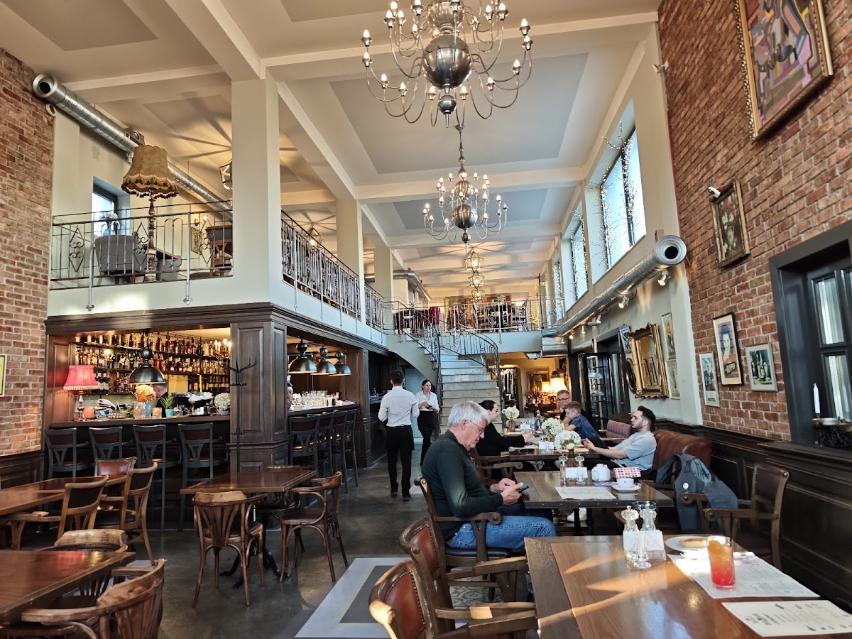 Rochelle Restaurant & Pub Photo 3