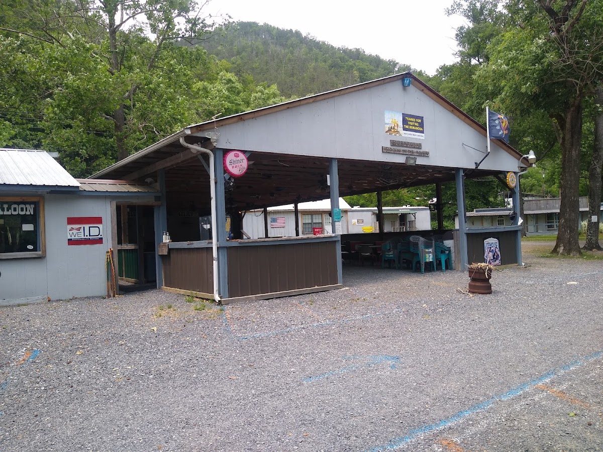Bobarosa Saloon Photo 4