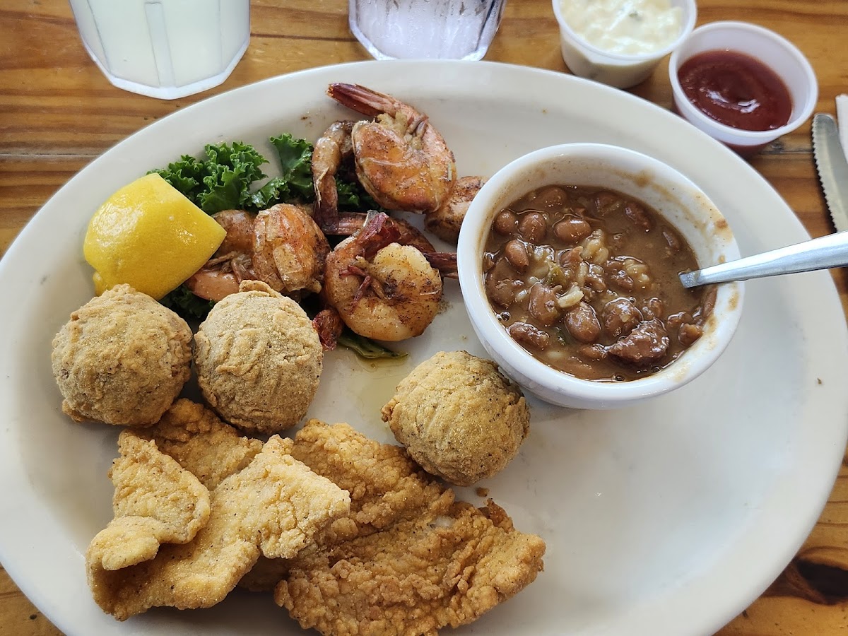 Stingaree Restaurant & Marina Photo 3