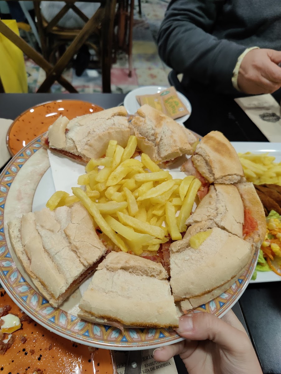 Taberna El Niño Perdido Photo 10