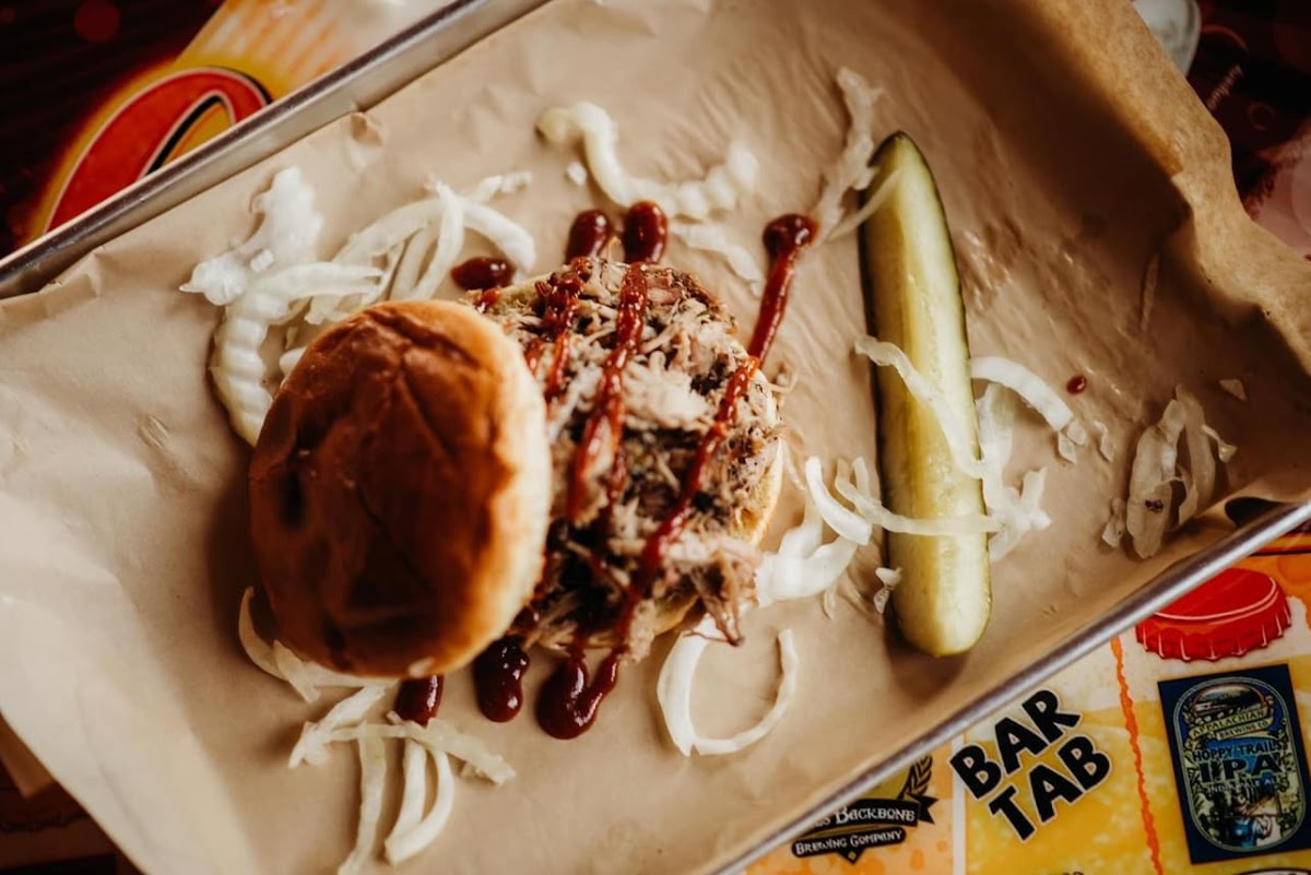 Lucky's Bar-B-Q Photo 10