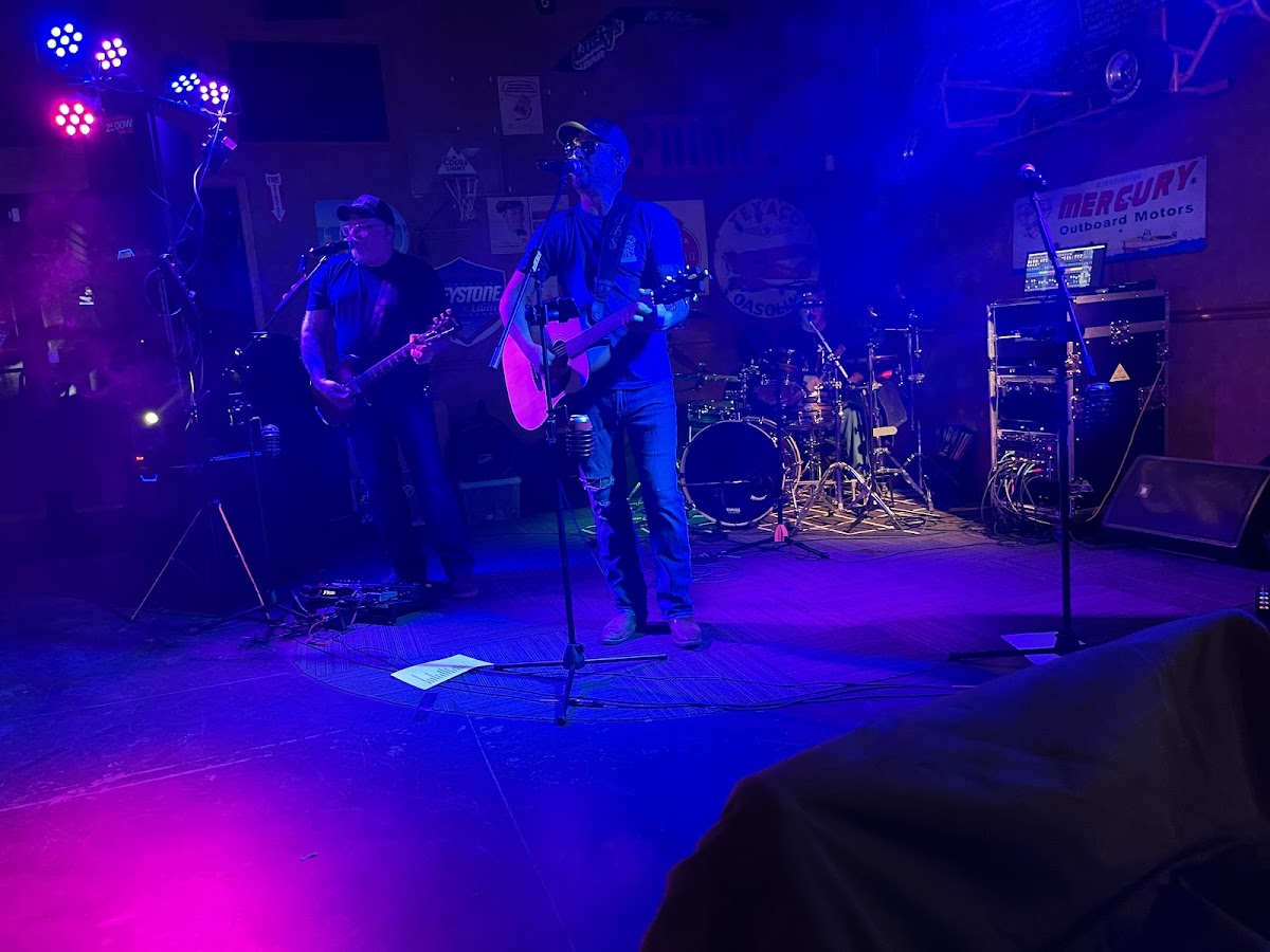 Lucky's Bar-B-Q Photo 4
