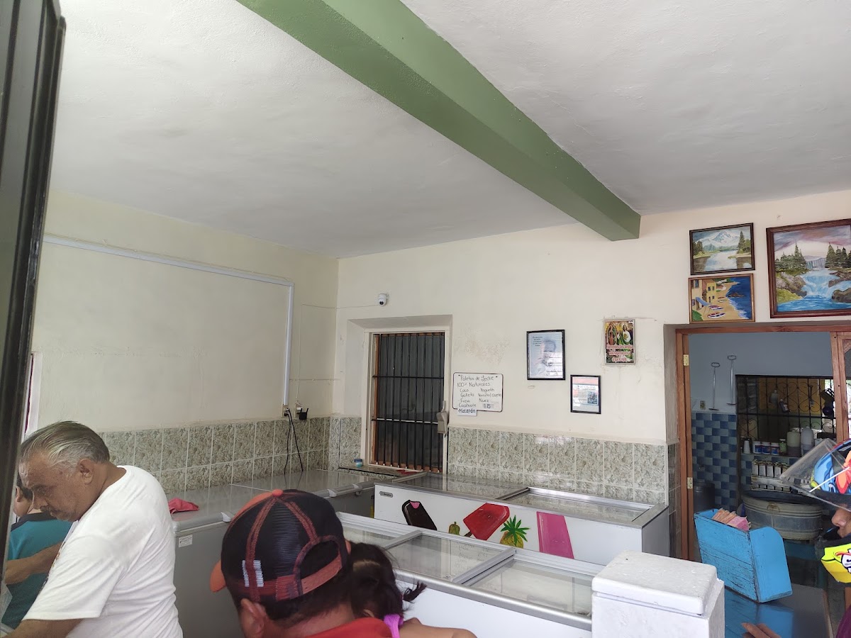 PALETERÍA LA BRISA Photo 3