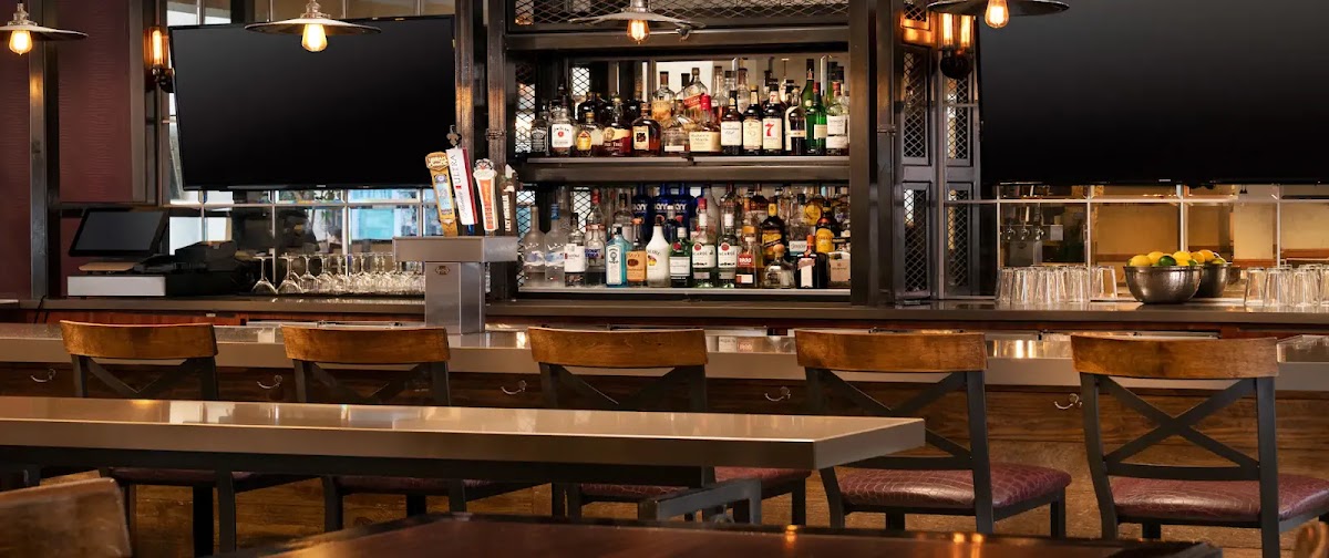 Julia Street Bar & Grill Photo 10