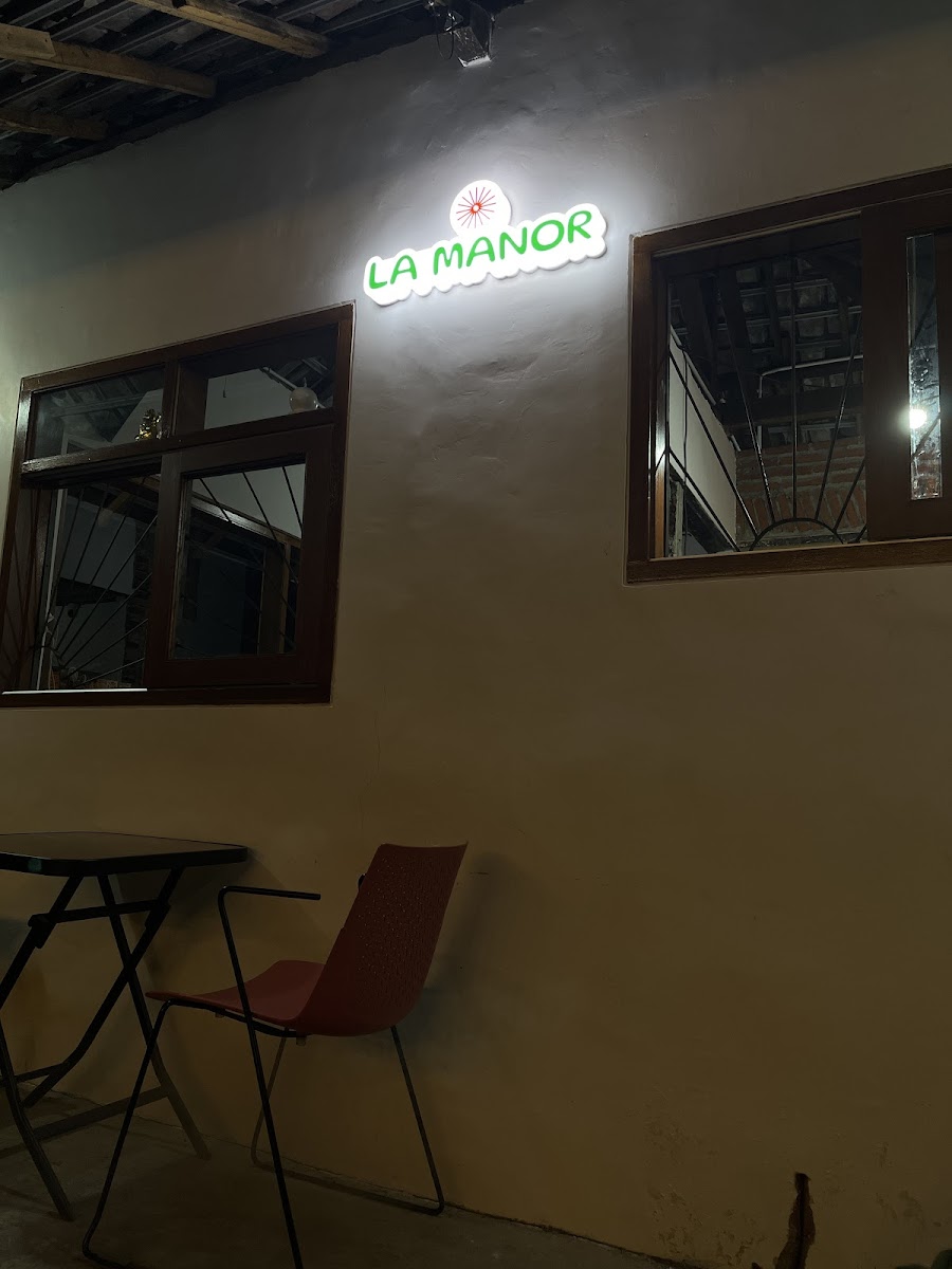 LA MANOR Photo 1