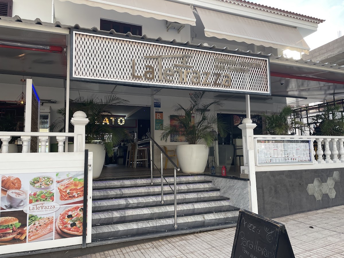 La Terrazza Pizzeria & Cocktail Restaurant Photo 4