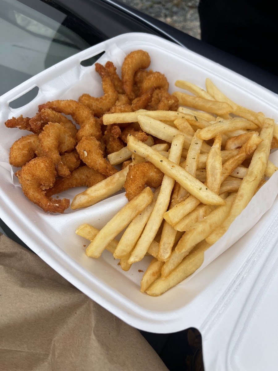 Dillingers Drive-In Inc Photo 10