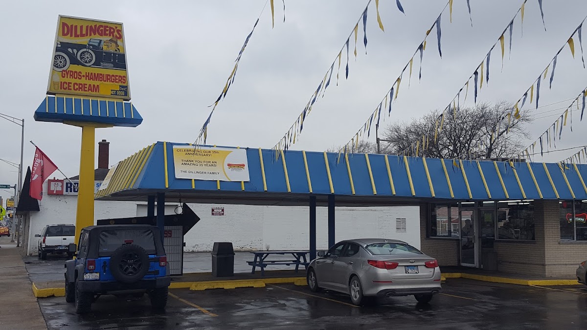 Dillingers Drive-In Inc Photo 4