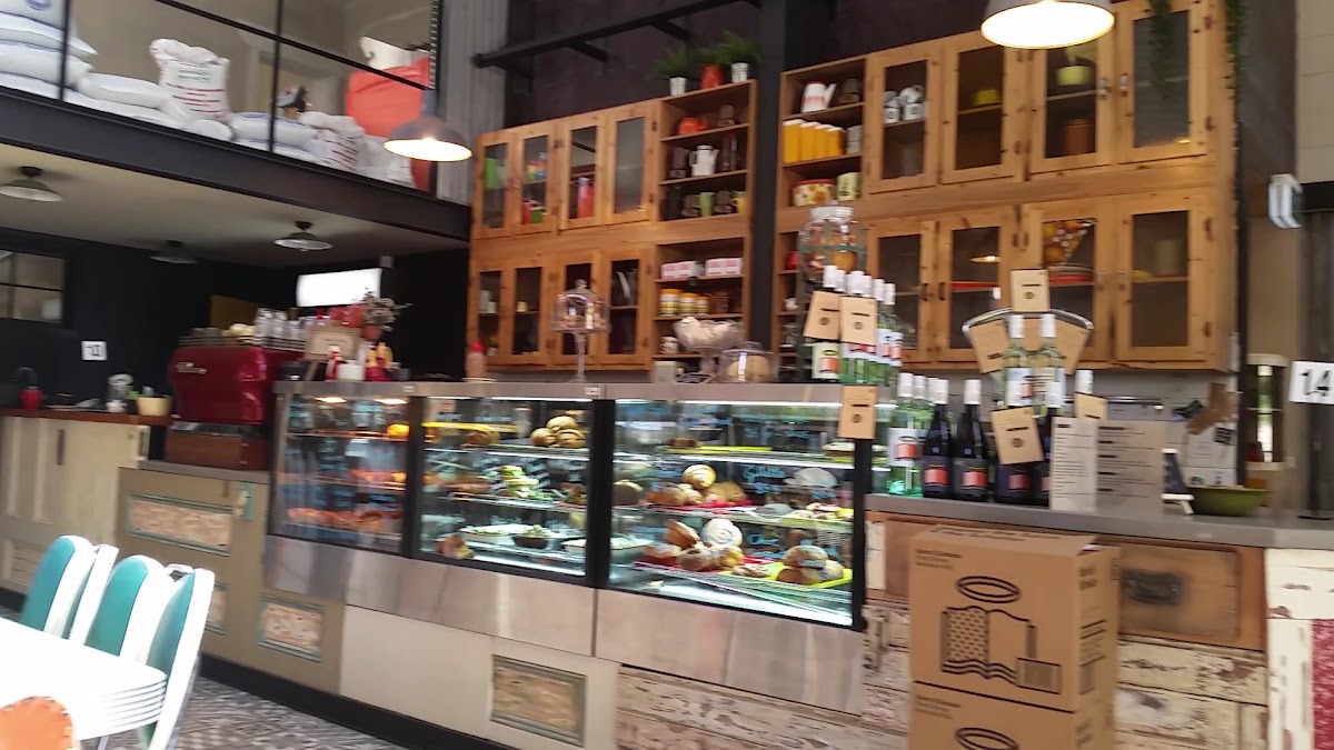 Uraidla Republic Cafe, Bakery & Brewery Photo 2