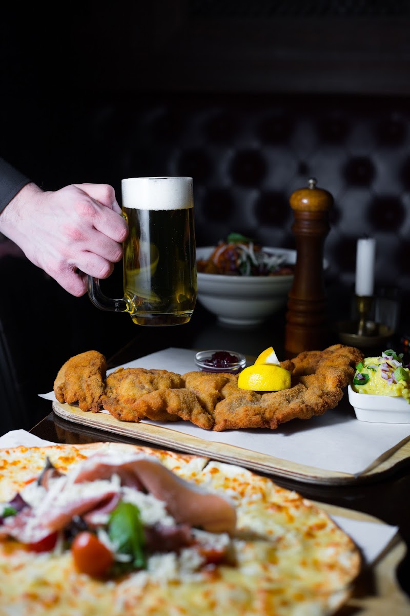 FAUSTUS SCHNITZELHAUS Photo 4