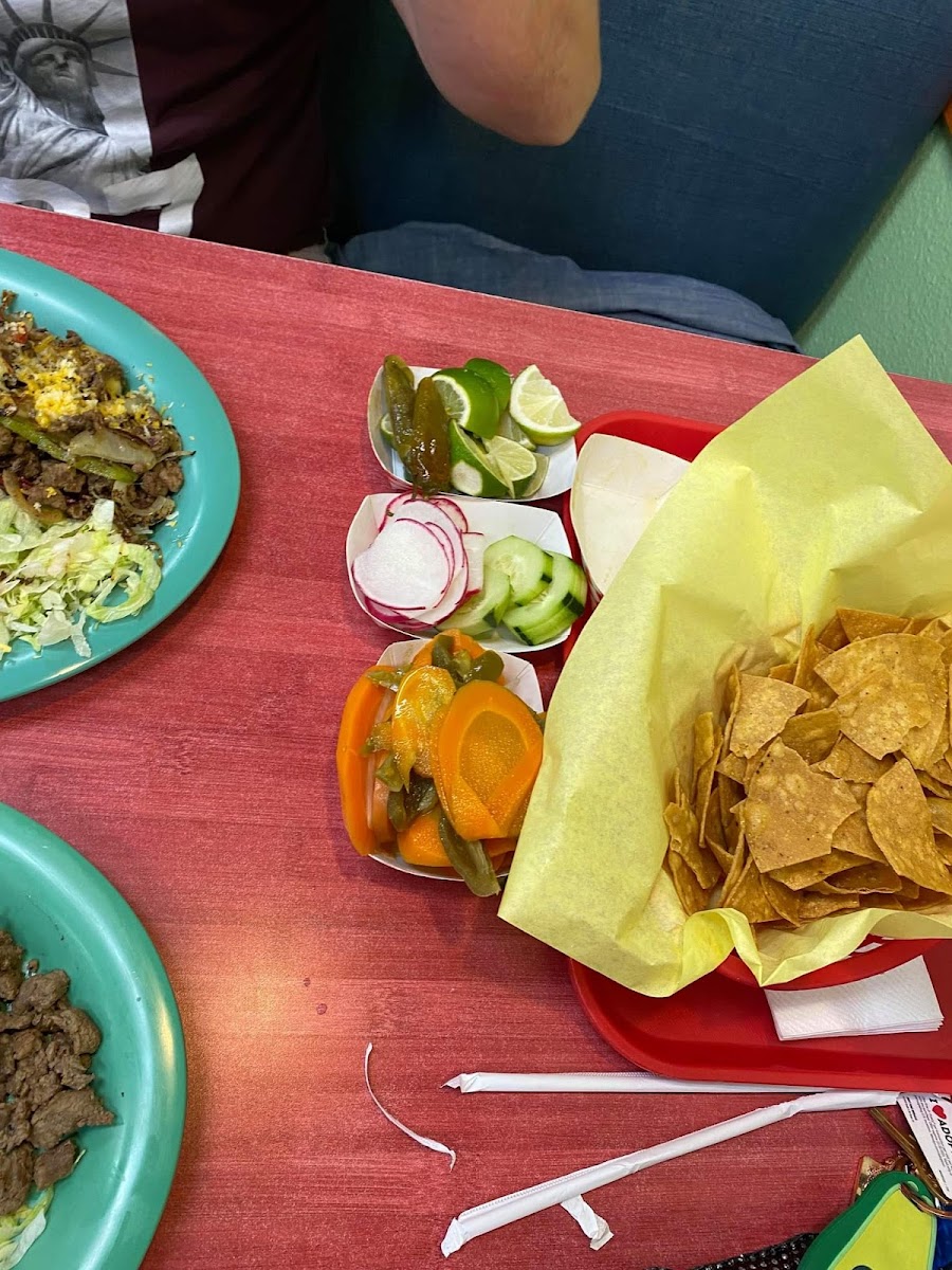 Don Ladis Taco Shop Photo 10