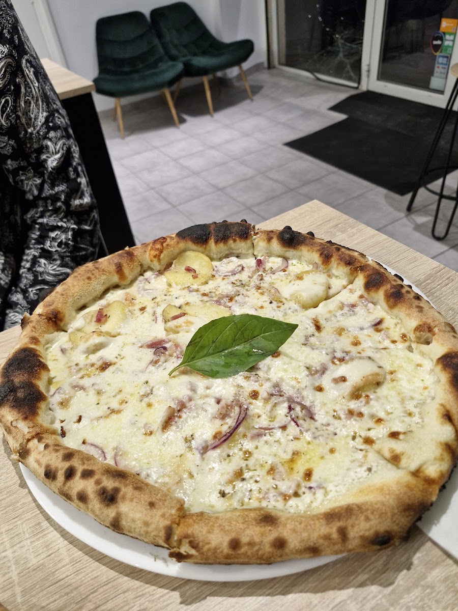 GD PIZZA Photo 5