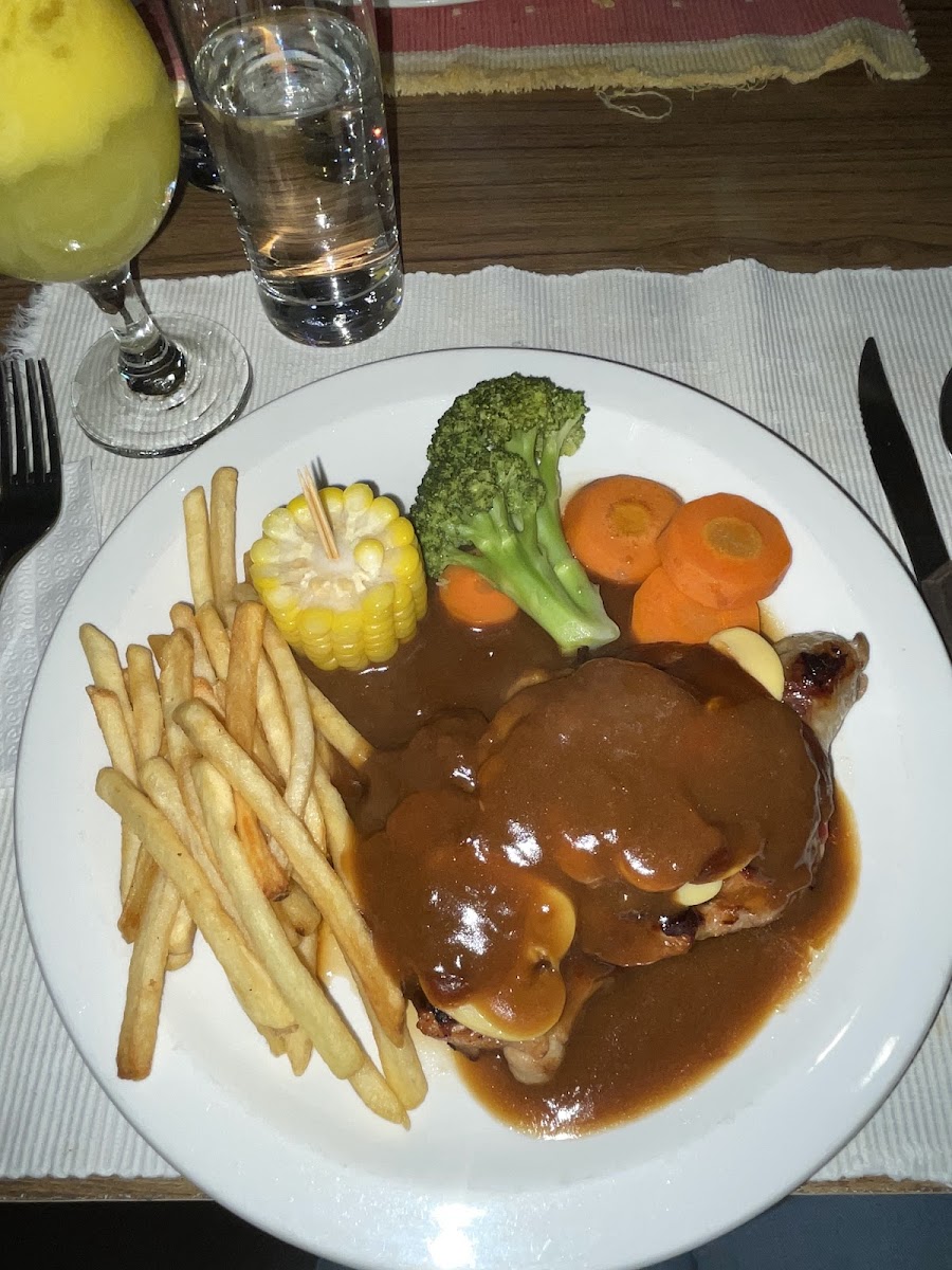 Us Charbroil Restaurant Photo 7