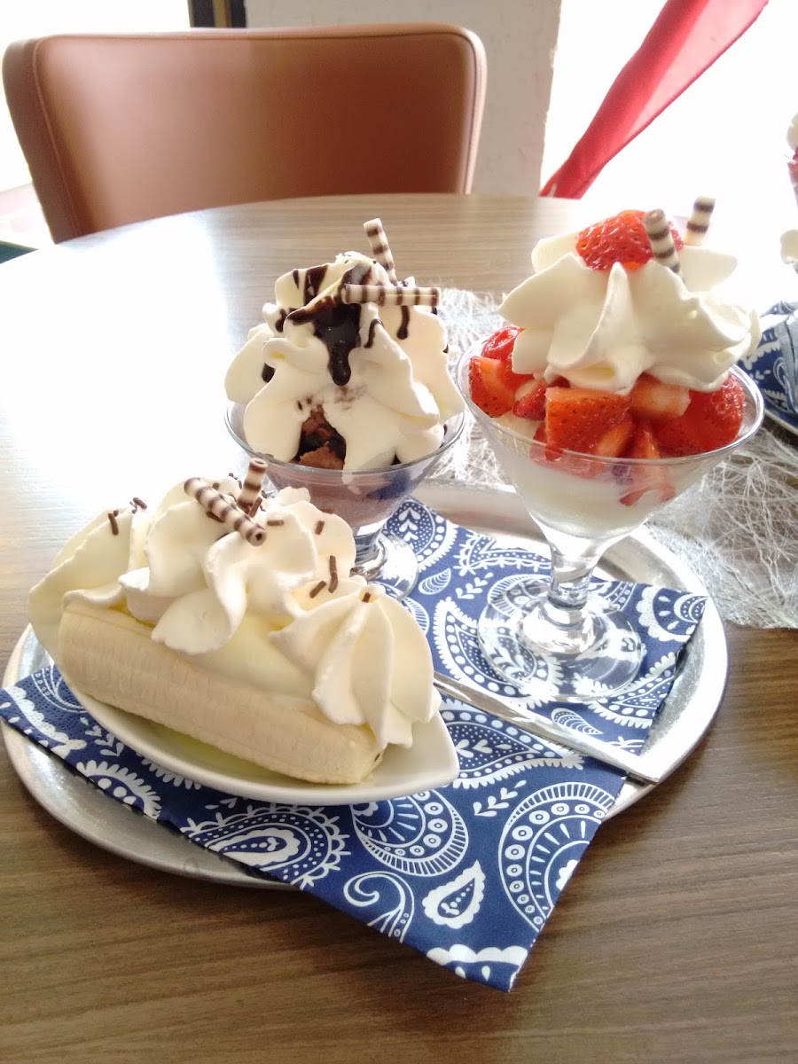 Hanni's Café - Eiscafe Emrich seit 1954 Photo 5