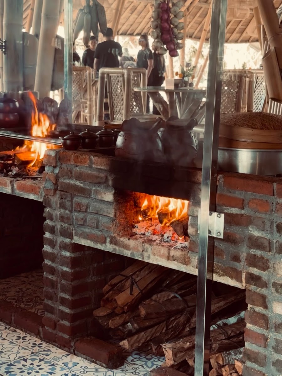 Green Lander Restaurant