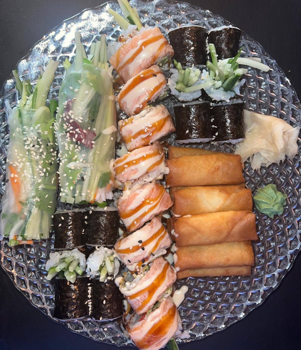 Cơm Tấm - Asian Dining & Sushi Lounge Photo 3
