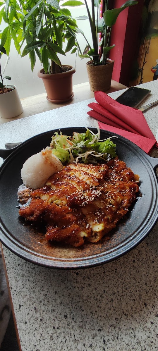 Cơm Tấm - Asian Dining & Sushi Lounge Photo 8