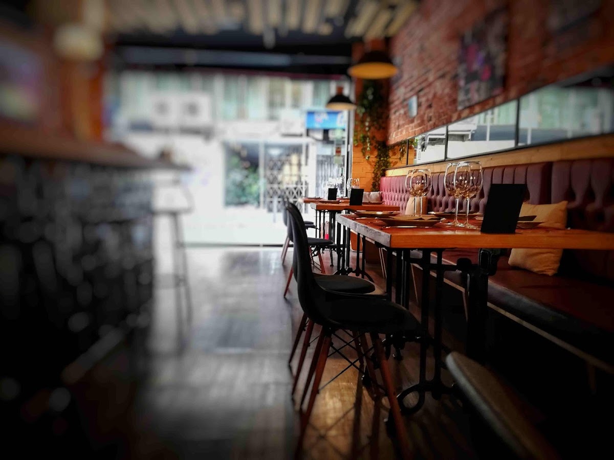 Hungry Gastro Food Bar