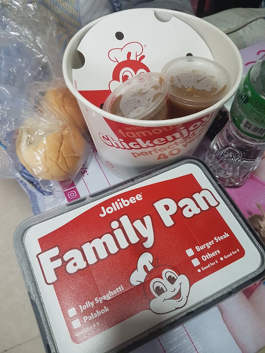 Jollibee - Malanday Photo 6