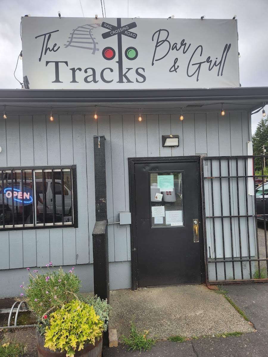 The Tracks Bar & Grill