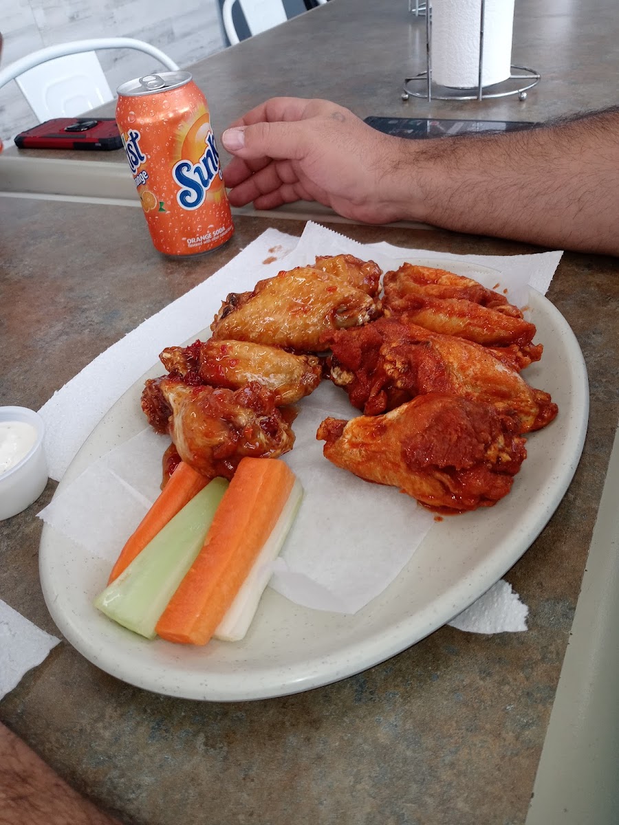 Shady Grove Wings (Sunrise Buffalo wing & Deli) Photo 9