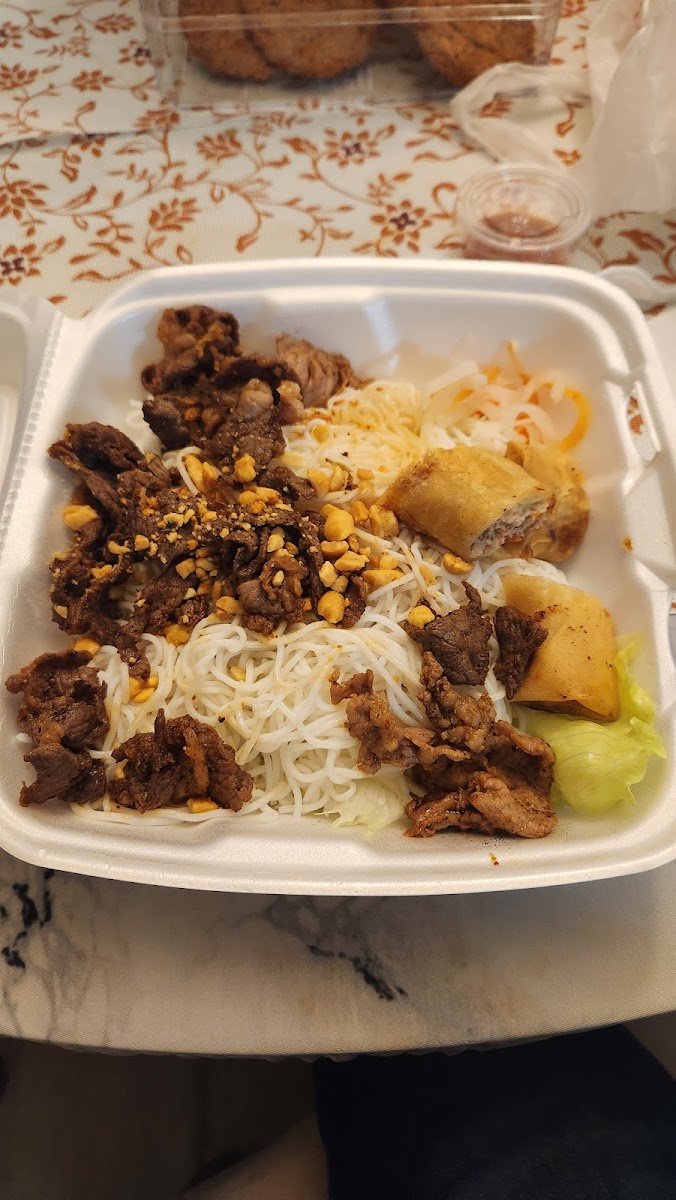 Saigon Square Restaurant Photo 9