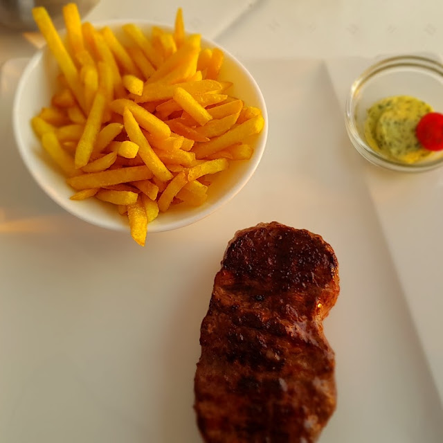 Argentinisches Rumpsteak Mit Pommes